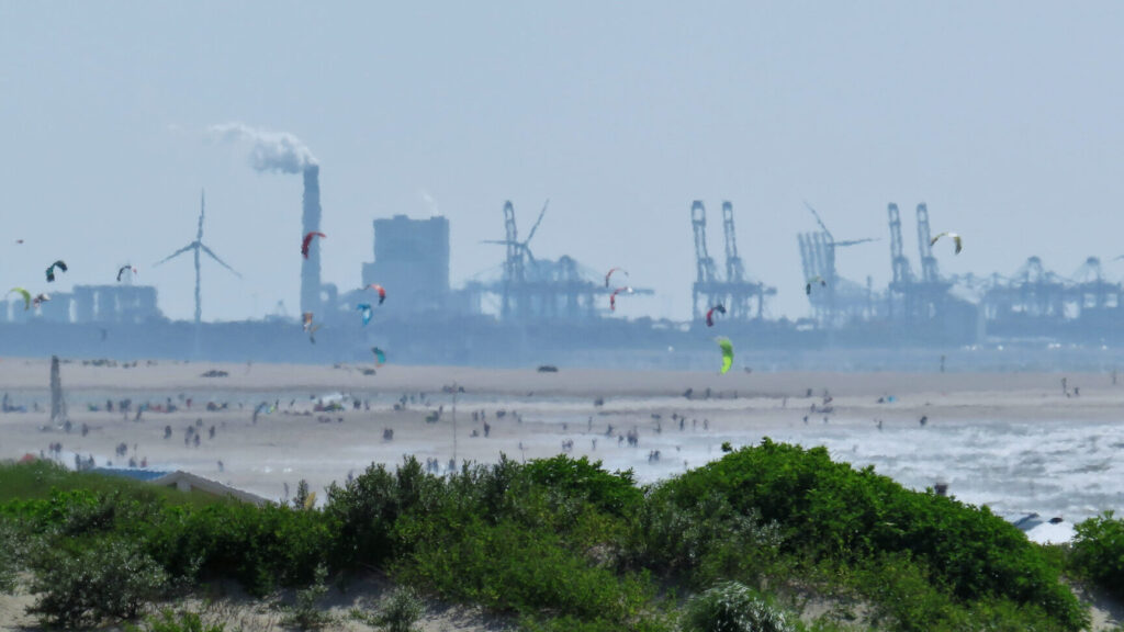 Maasvlakte vanaf de Zandmotor