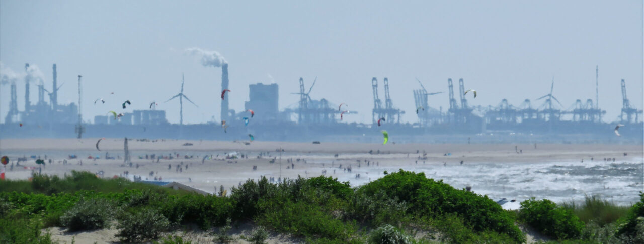 Maasvlakte vanaf de Zandmotor